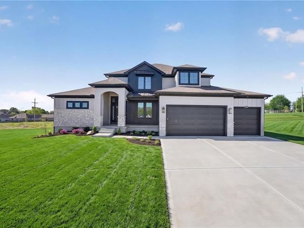 8325 NE 76th Terrace, Kansas City, MO 64158