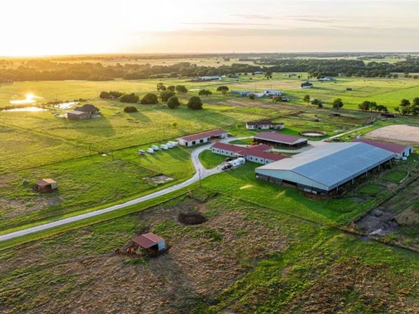 1461 Hog Town Road, Collinsville, TX 76233