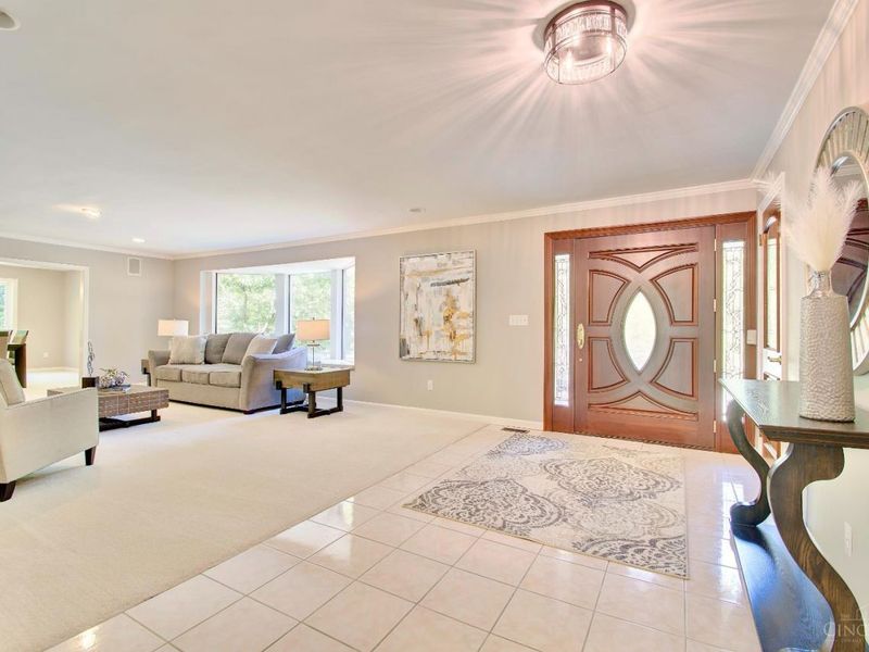 5995 Drake Road, Indian Hill, OH 45243 Photo 3