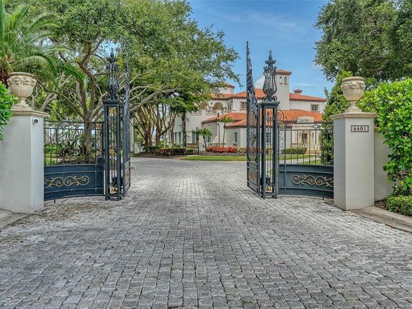 4423 BAY SHORE ROAD, SARASOTA, FL 34234