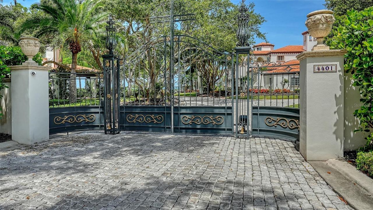 4423 Bay Shore Road, Sarasota, FL 34234 Photo