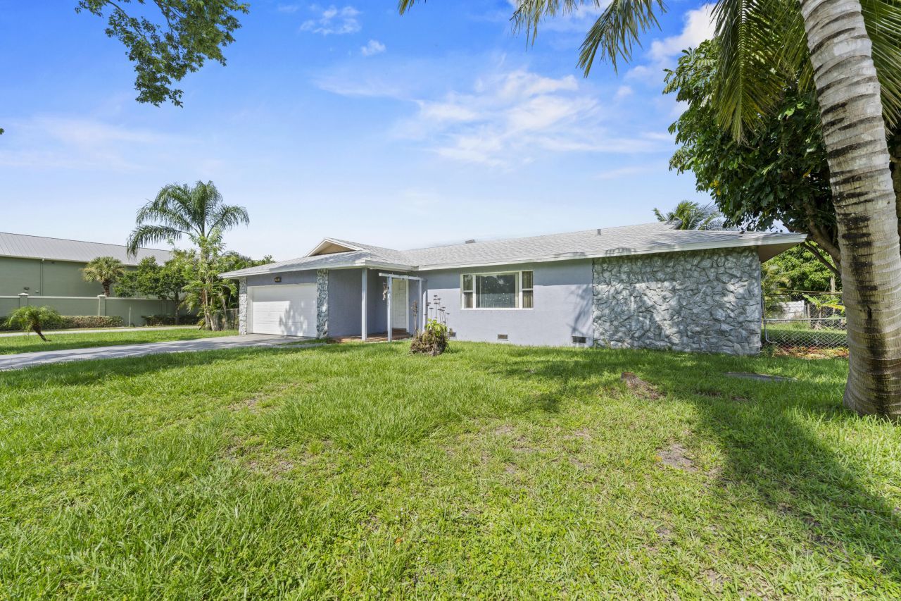 106 NW Broadview Street, Port Saint Lucie, FL 34983 Photo