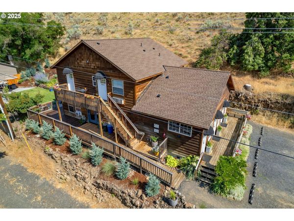 210 HARTMAN AVE, Maupin, OR 97037