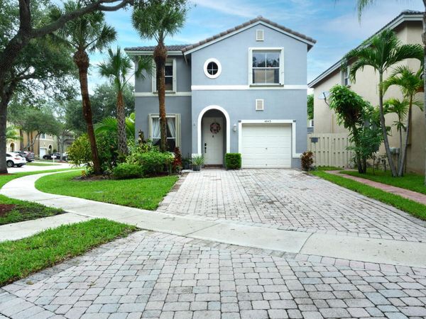 4043 Lake Tahoe Circle, West Palm Beach, FL 33409