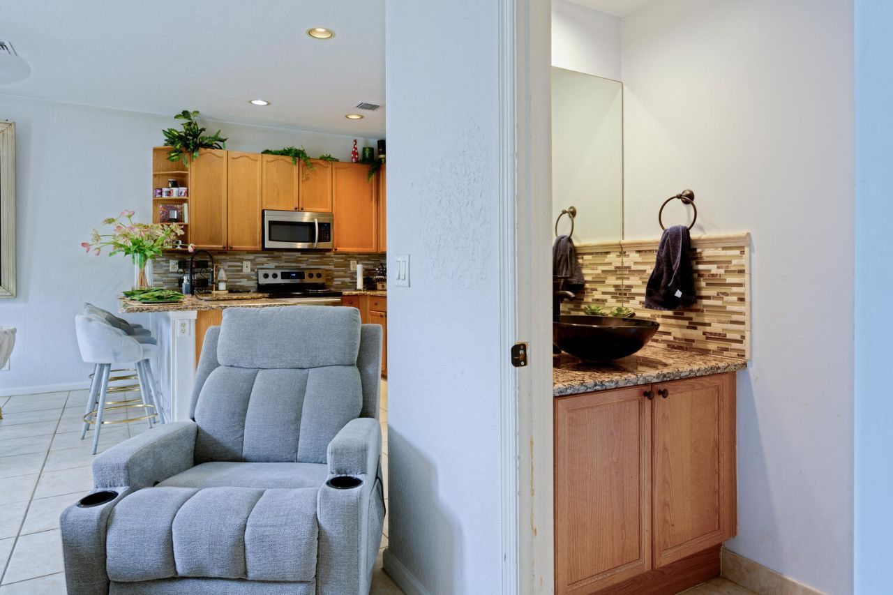 4043 Lake Tahoe Circle, West Palm Beach, FL 33409 Photo