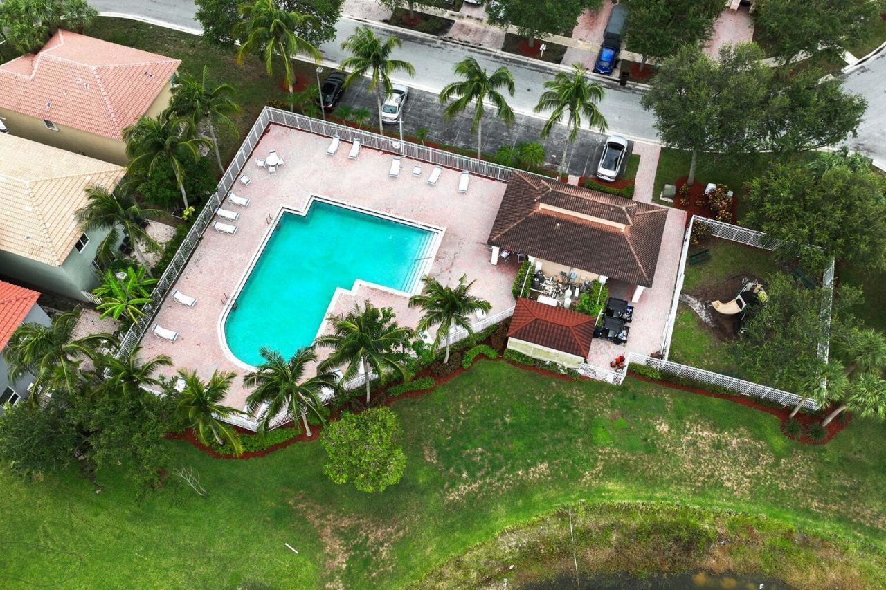 4043 Lake Tahoe Circle, West Palm Beach, FL 33409 Photo