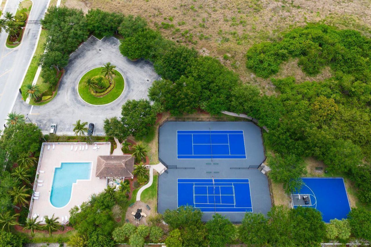 4043 Lake Tahoe Circle, West Palm Beach, FL 33409 Photo