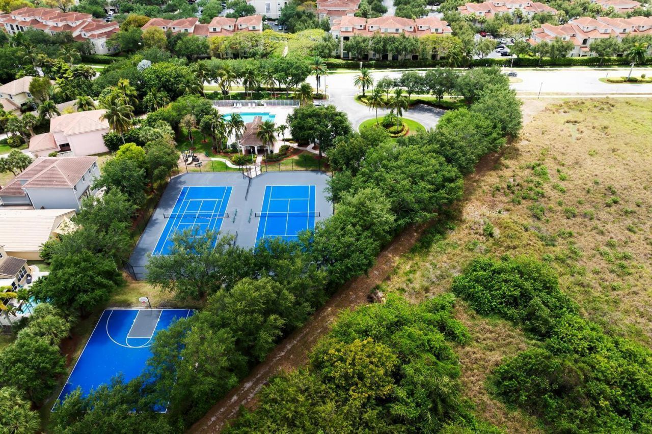 4043 Lake Tahoe Circle, West Palm Beach, FL 33409 Photo