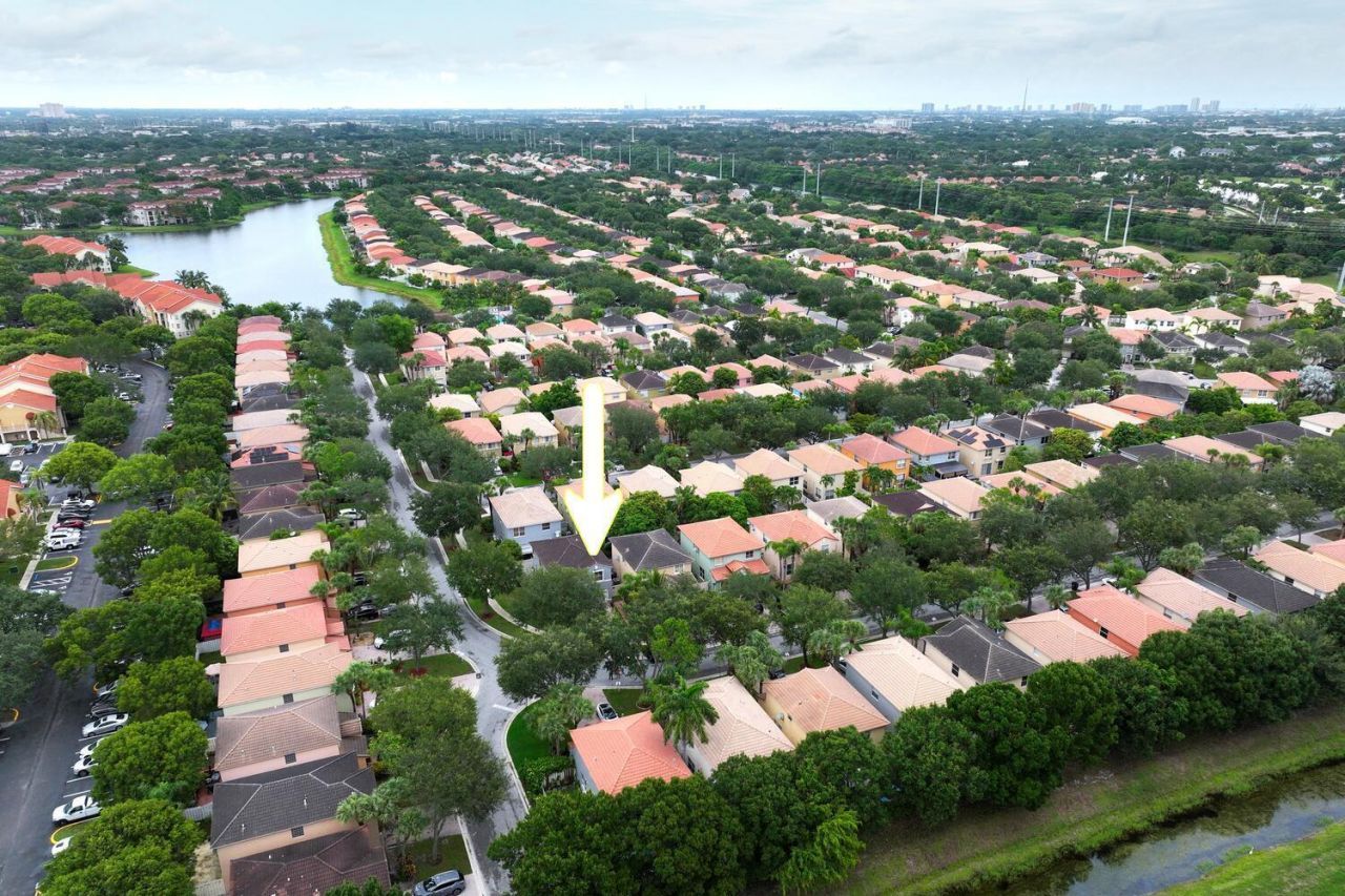 4043 Lake Tahoe Circle, West Palm Beach, FL 33409 Photo