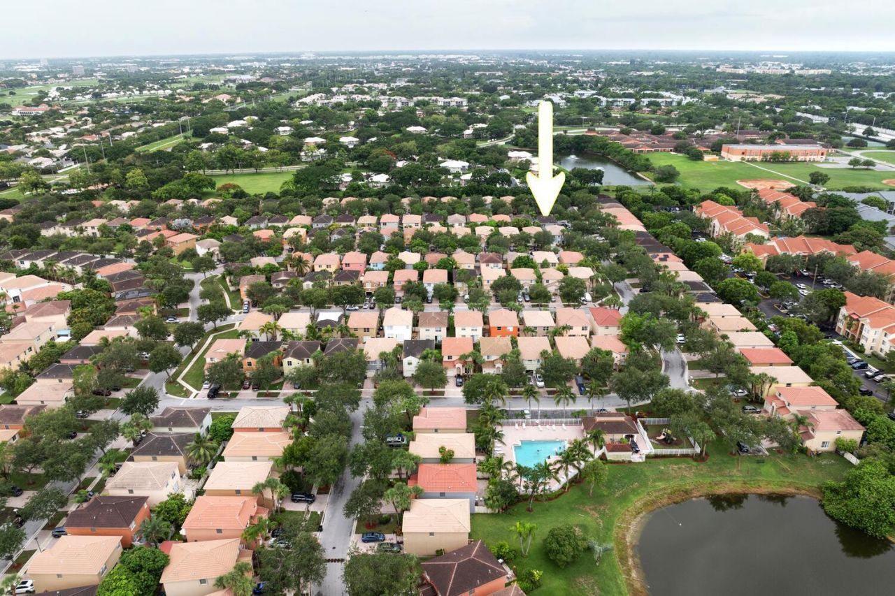 4043 Lake Tahoe Circle, West Palm Beach, FL 33409 Photo