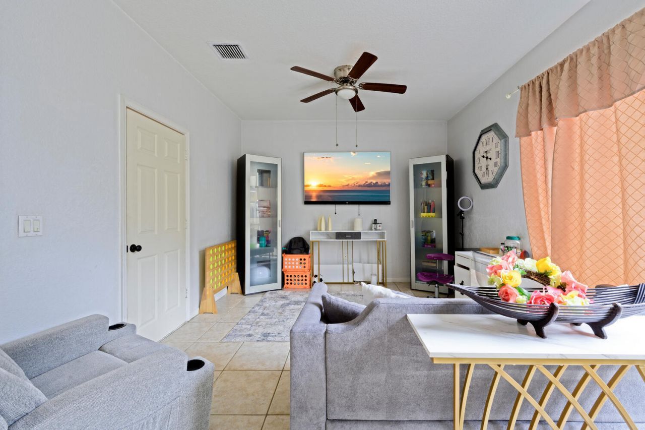 4043 Lake Tahoe Circle, West Palm Beach, FL 33409 Photo