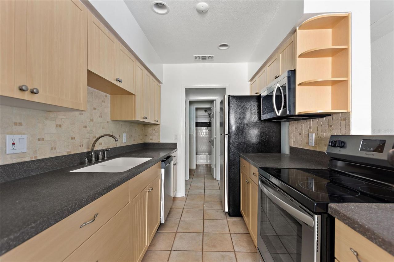 3753 46th Avenue S, Unit 10, Saint Petersburg, FL 33711 Photo