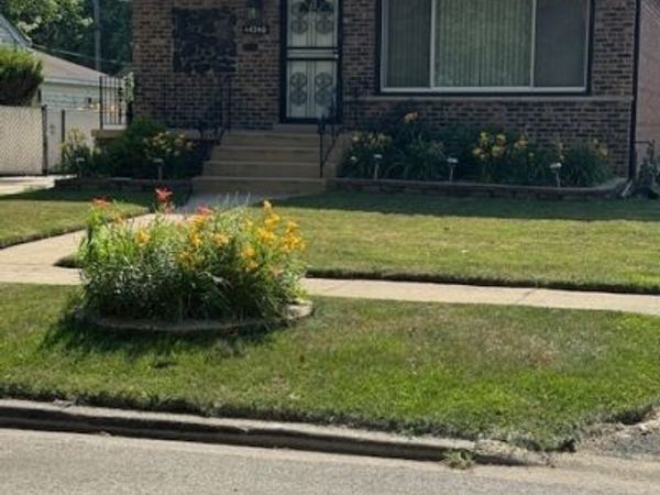 14240 S Manistee Avenue, Burnham, IL 60633