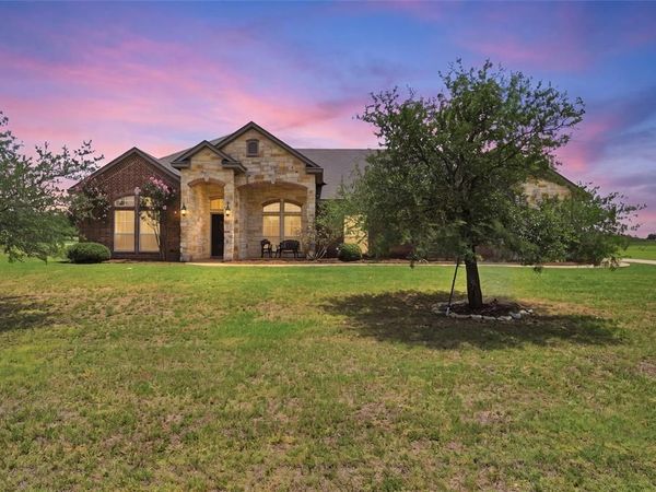 845 W County Line Road E, West, TX 76691