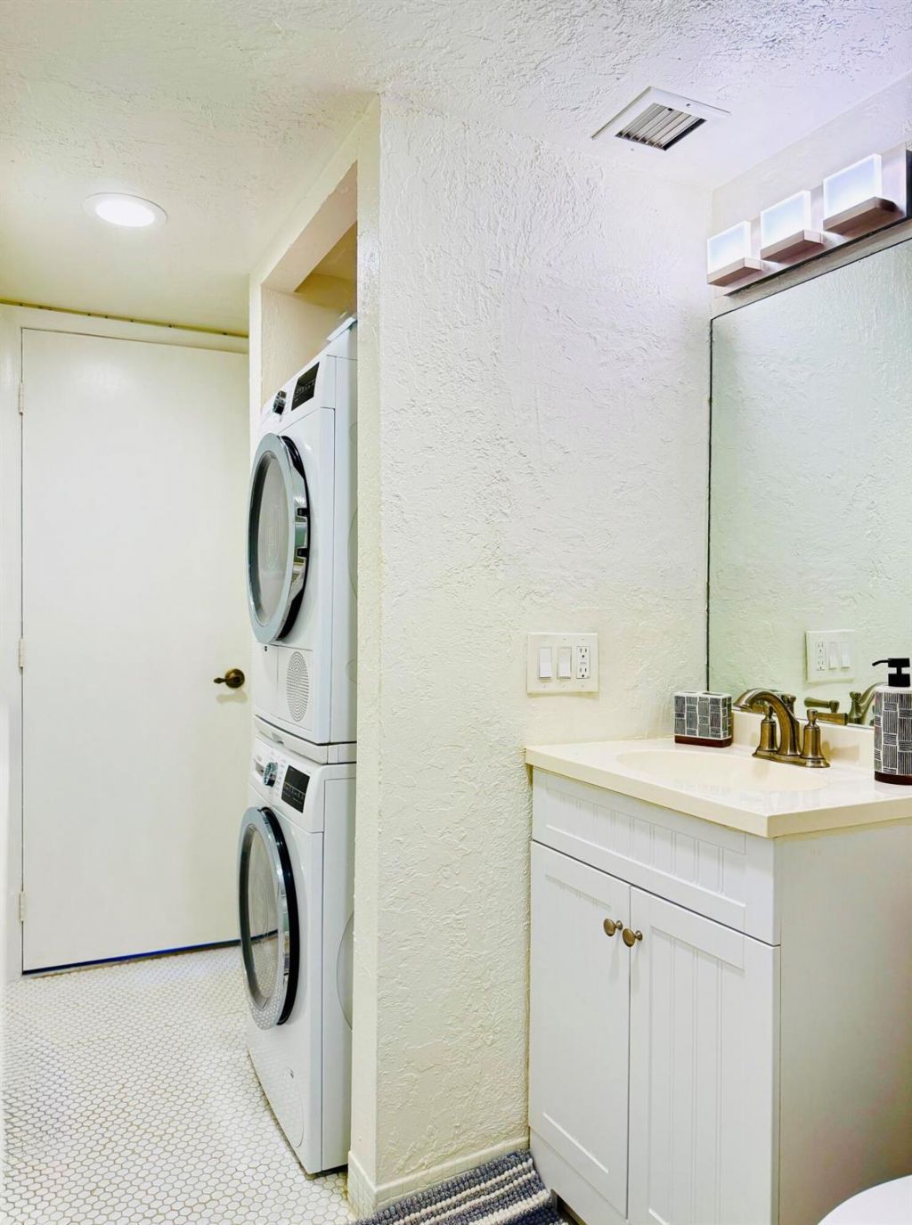 4164 Inverrary Drive, Unit 404, Lauderhill, FL 33319 Photo