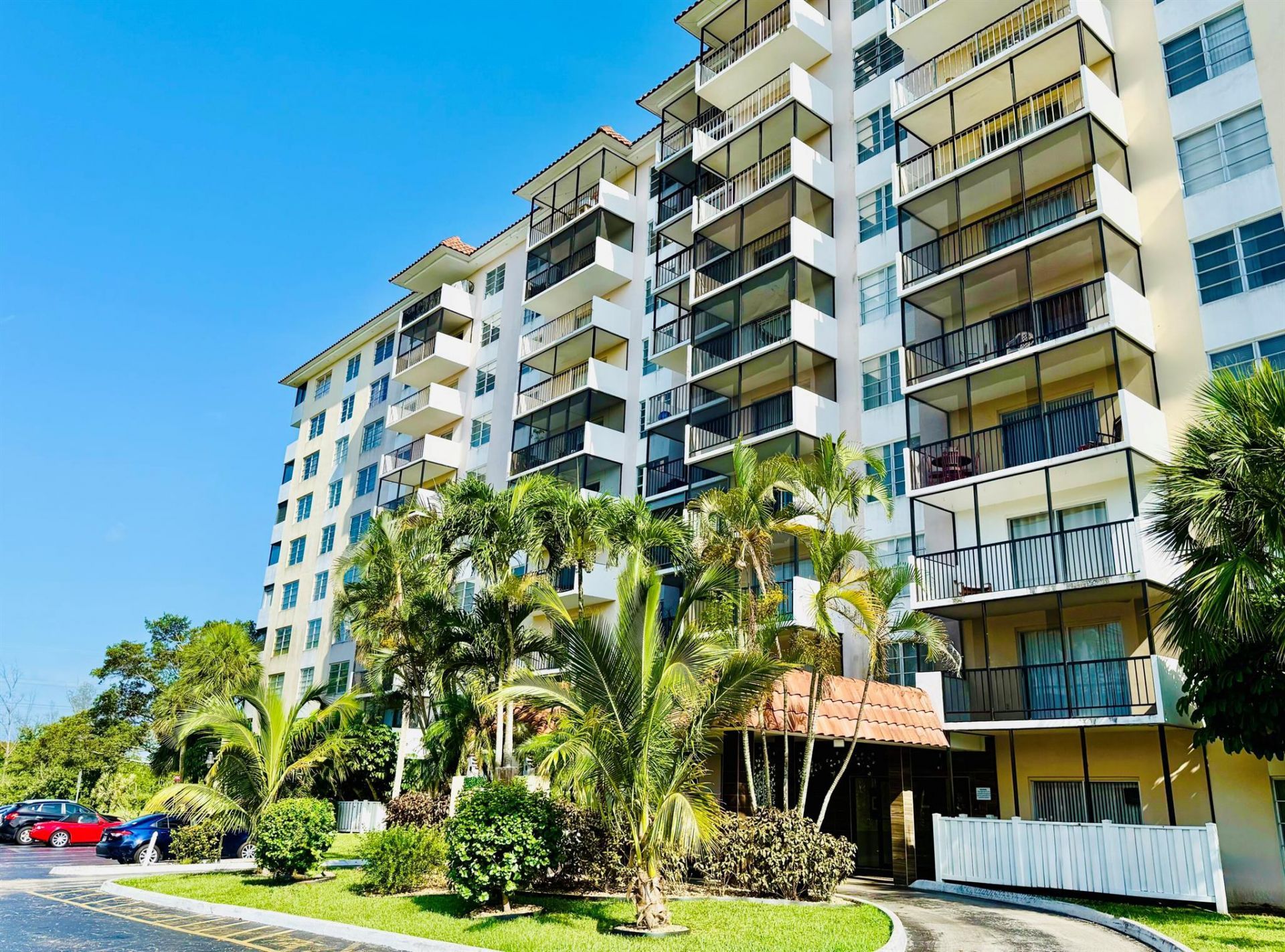 4164 Inverrary Drive, Unit 404, Lauderhill, FL 33319 Photo