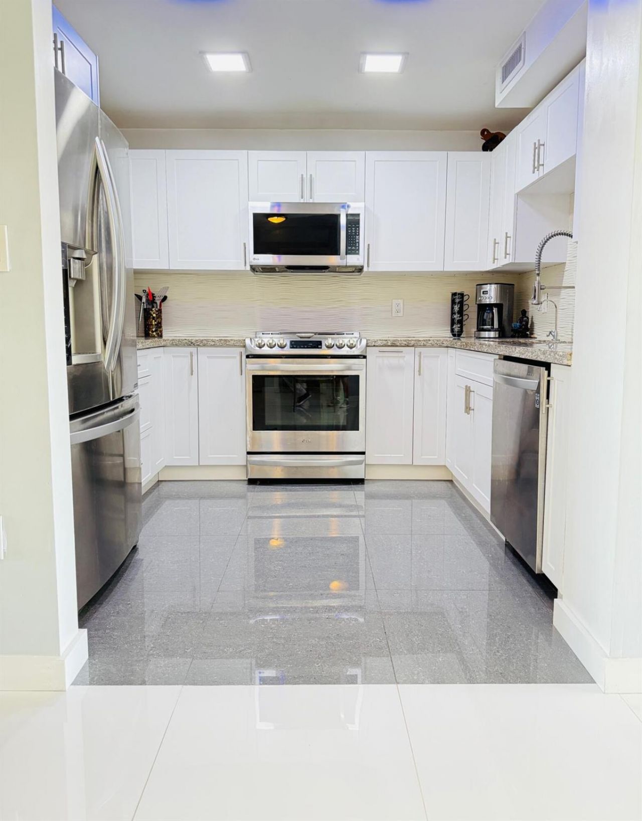 4164 Inverrary Drive, Unit 404, Lauderhill, FL 33319 Photo