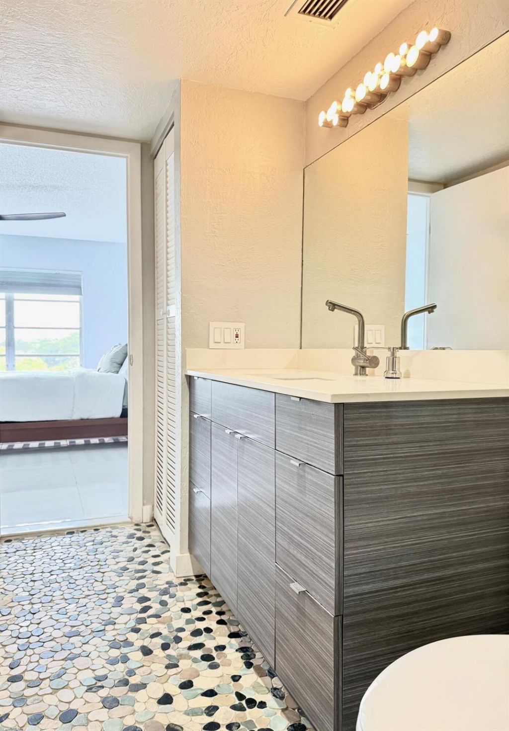 4164 Inverrary Drive, Unit 404, Lauderhill, FL 33319 Photo