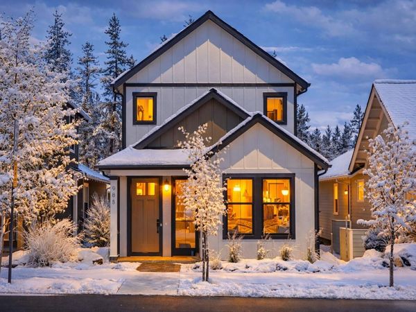 988 E Black Butte Avenue, Unit 30, Sisters, OR 97759