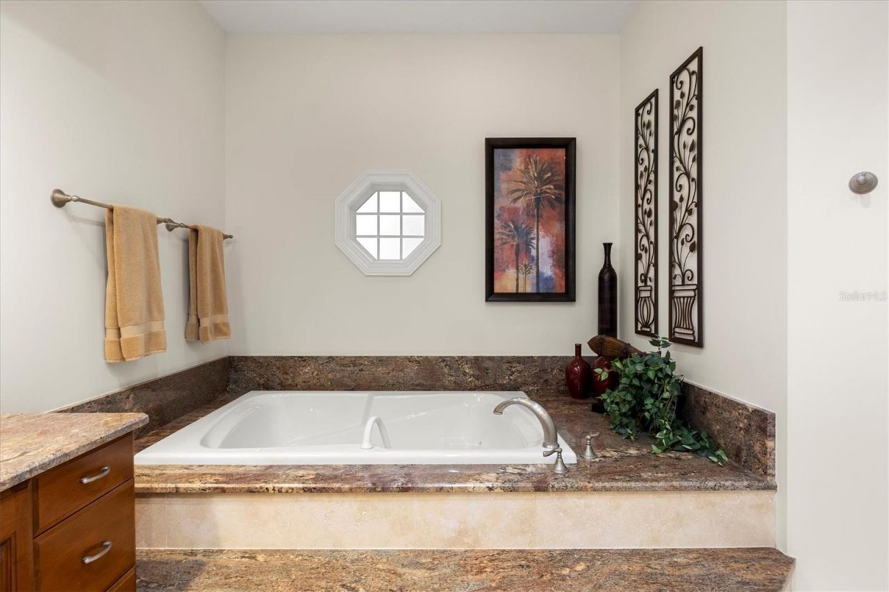 6012 Shore Acres Drive, Bradenton, FL 34209 Photo