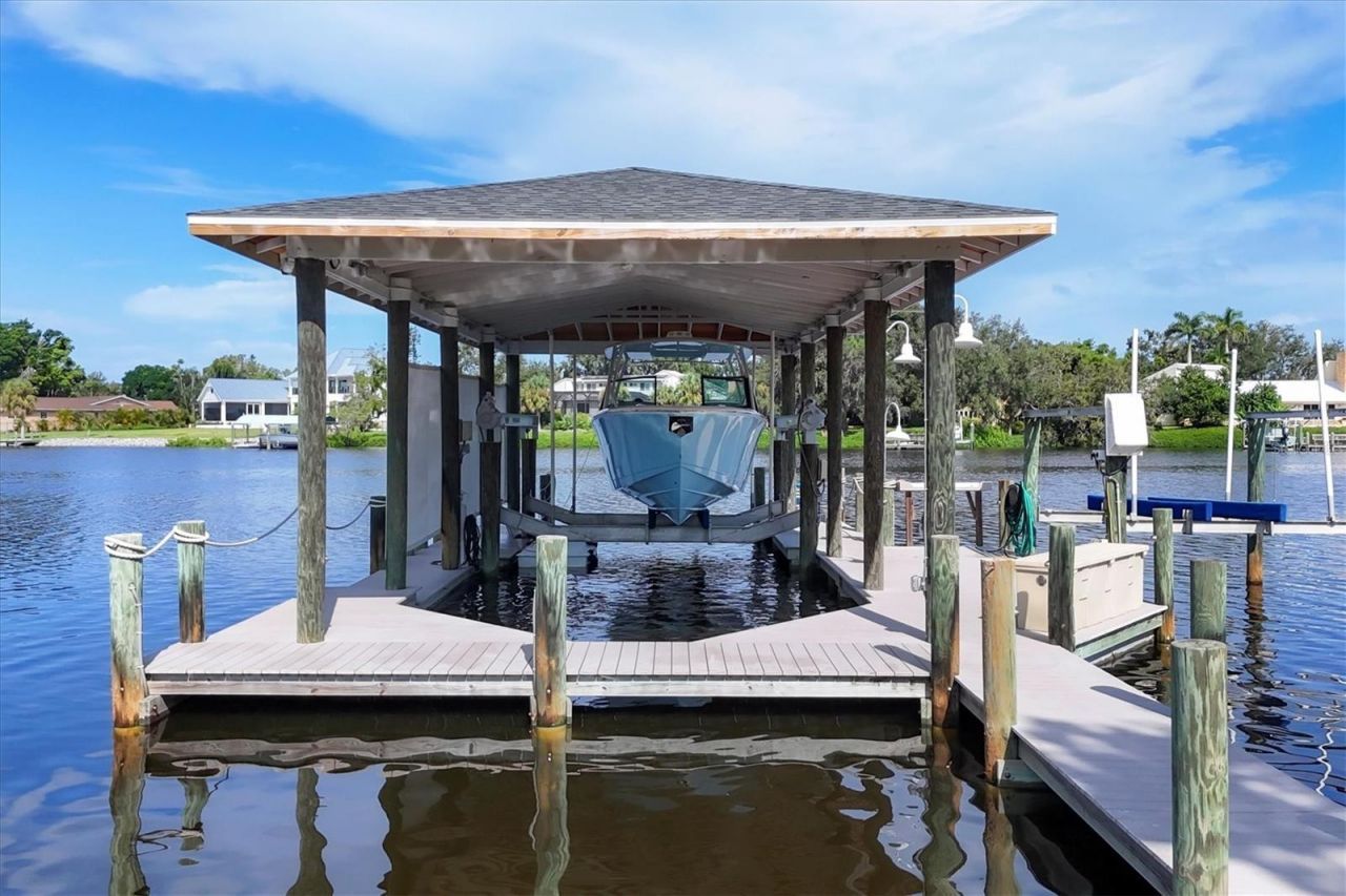 6012 Shore Acres Drive, Bradenton, FL 34209 Photo