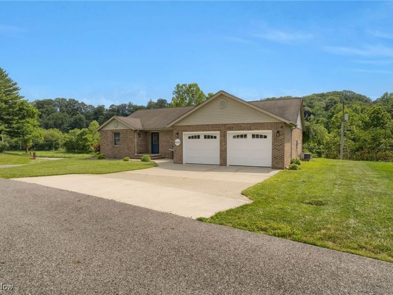 45330 Maple View Circle, Caldwell, OH 43724 Photo 2