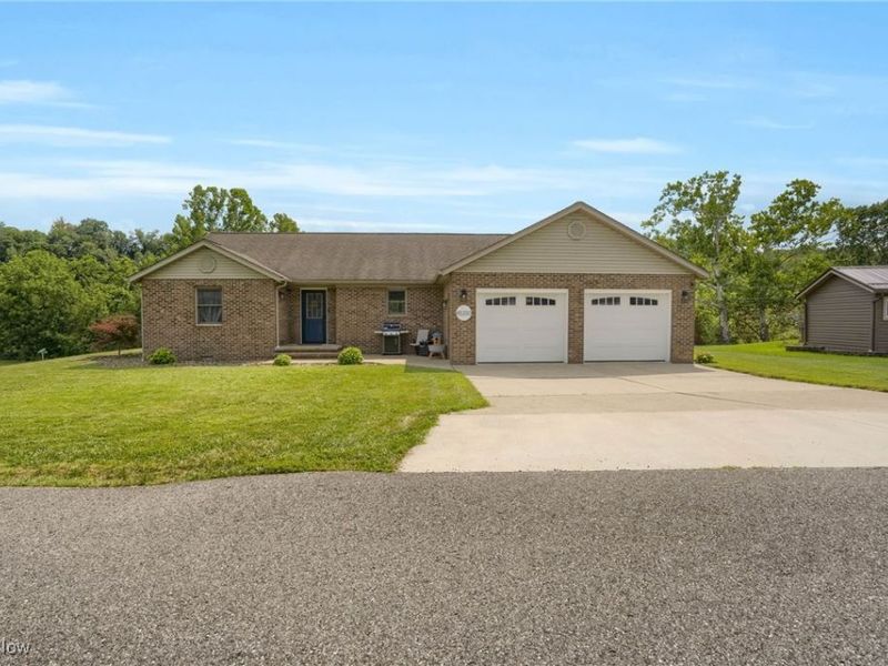 45330 Maple View Circle, Caldwell, OH 43724 Photo 4