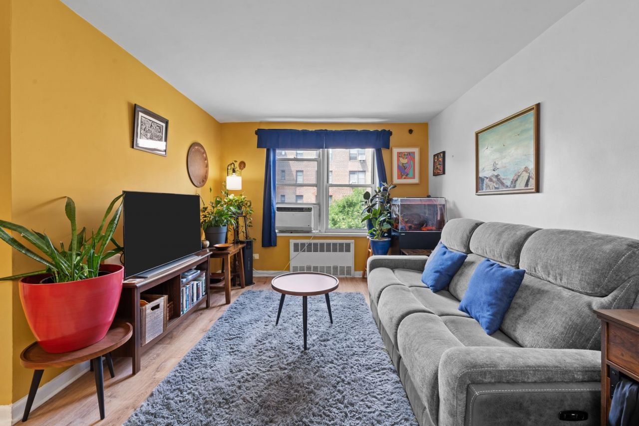 33-05 92nd Street, Unit 4B, Jackson Heights, NY 11372 Main Photo