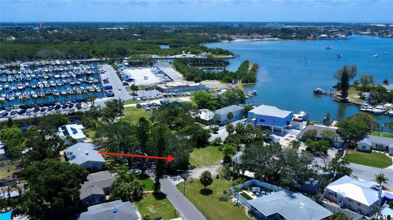 4725 Trade Winds Drive S, Gulfport, FL 33711 Photo