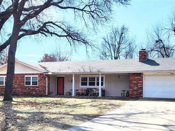 114 Park Pl, Ponca City, OK 74604