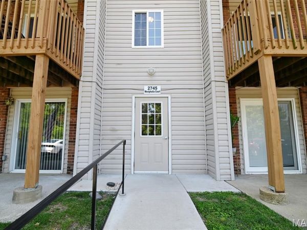 2745 Westphalia Court, Unit F, Oakville, MO 63129