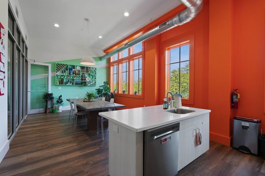 297 Seven Farms Drive Photo 6