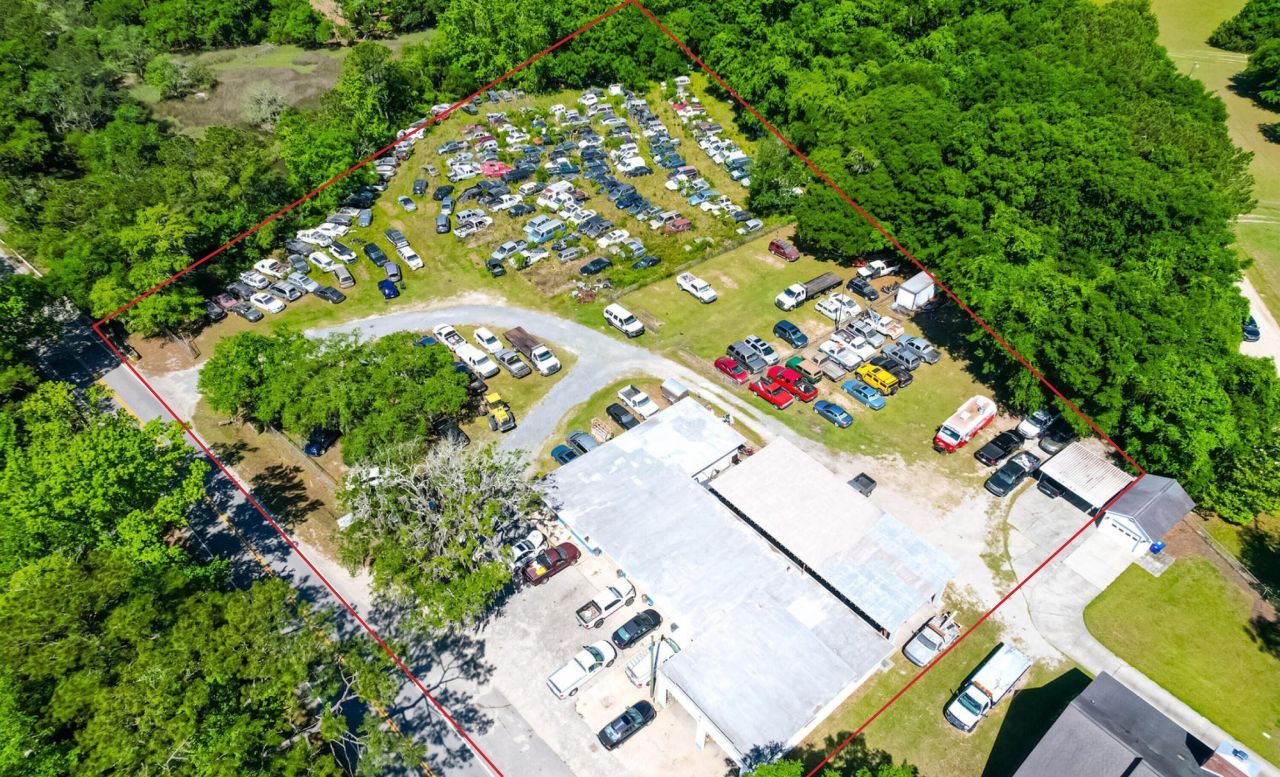 3188 River Road Photo 1