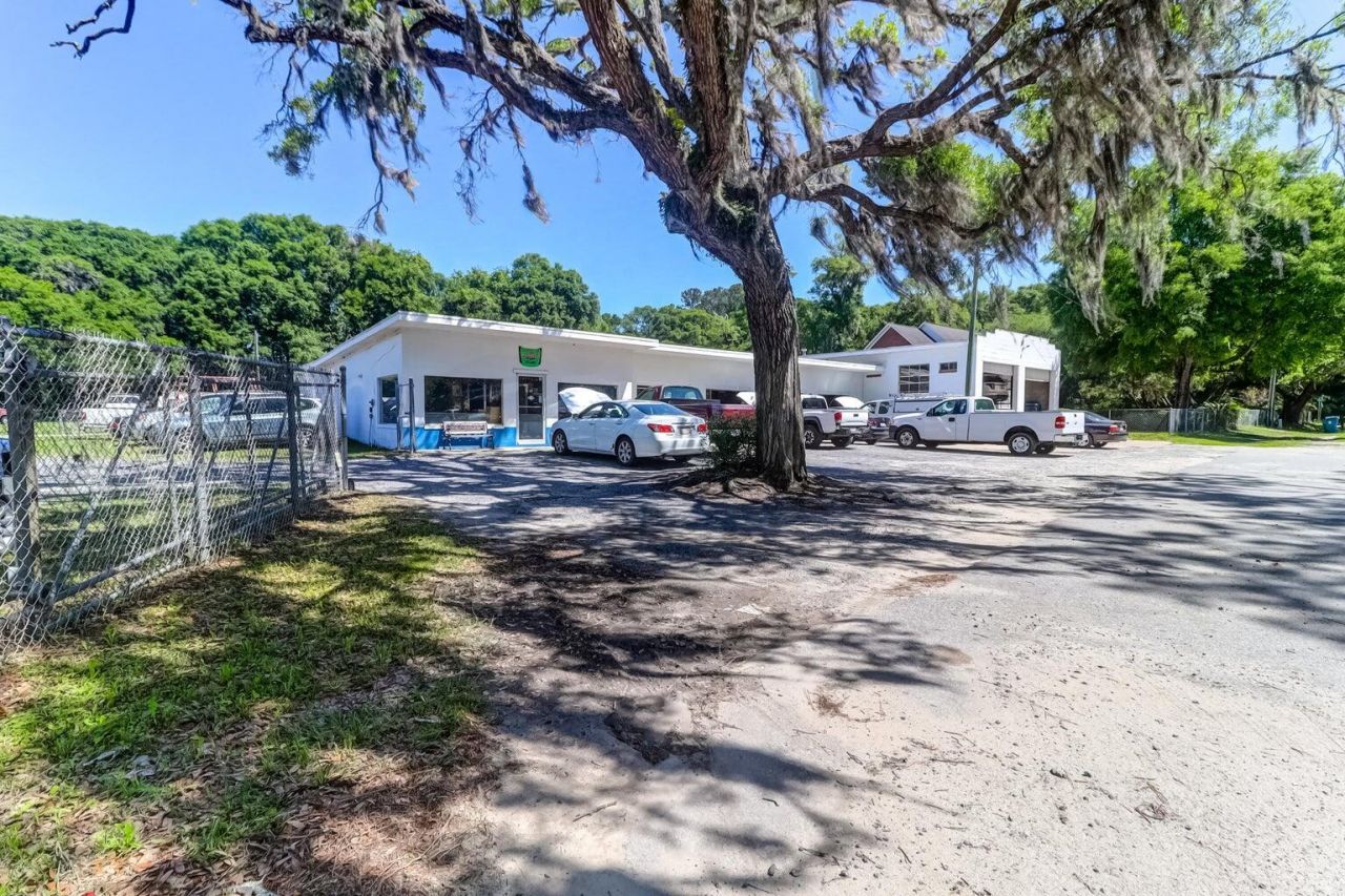 3188 River Road Photo 2