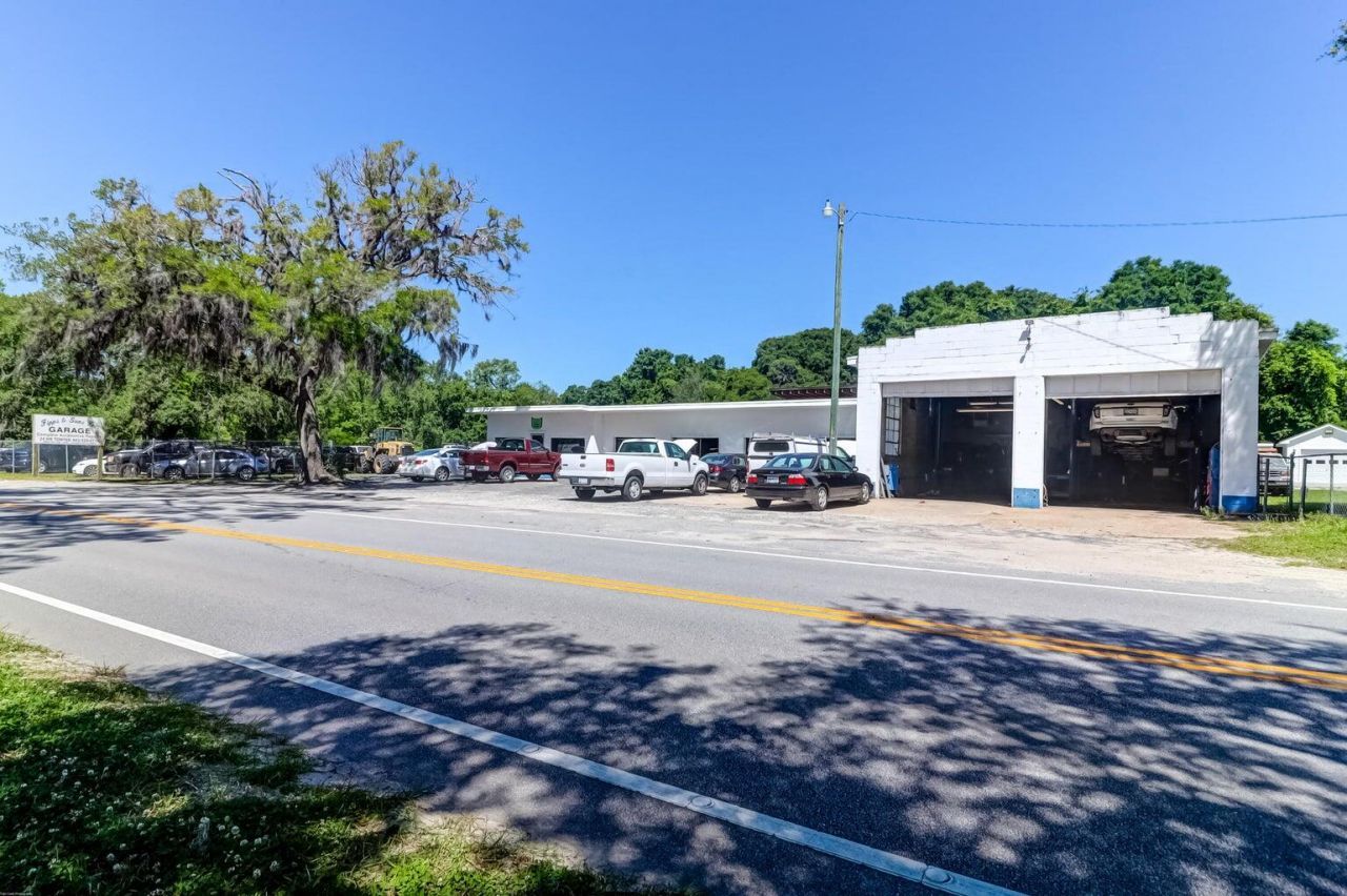 3188 River Road Photo 3