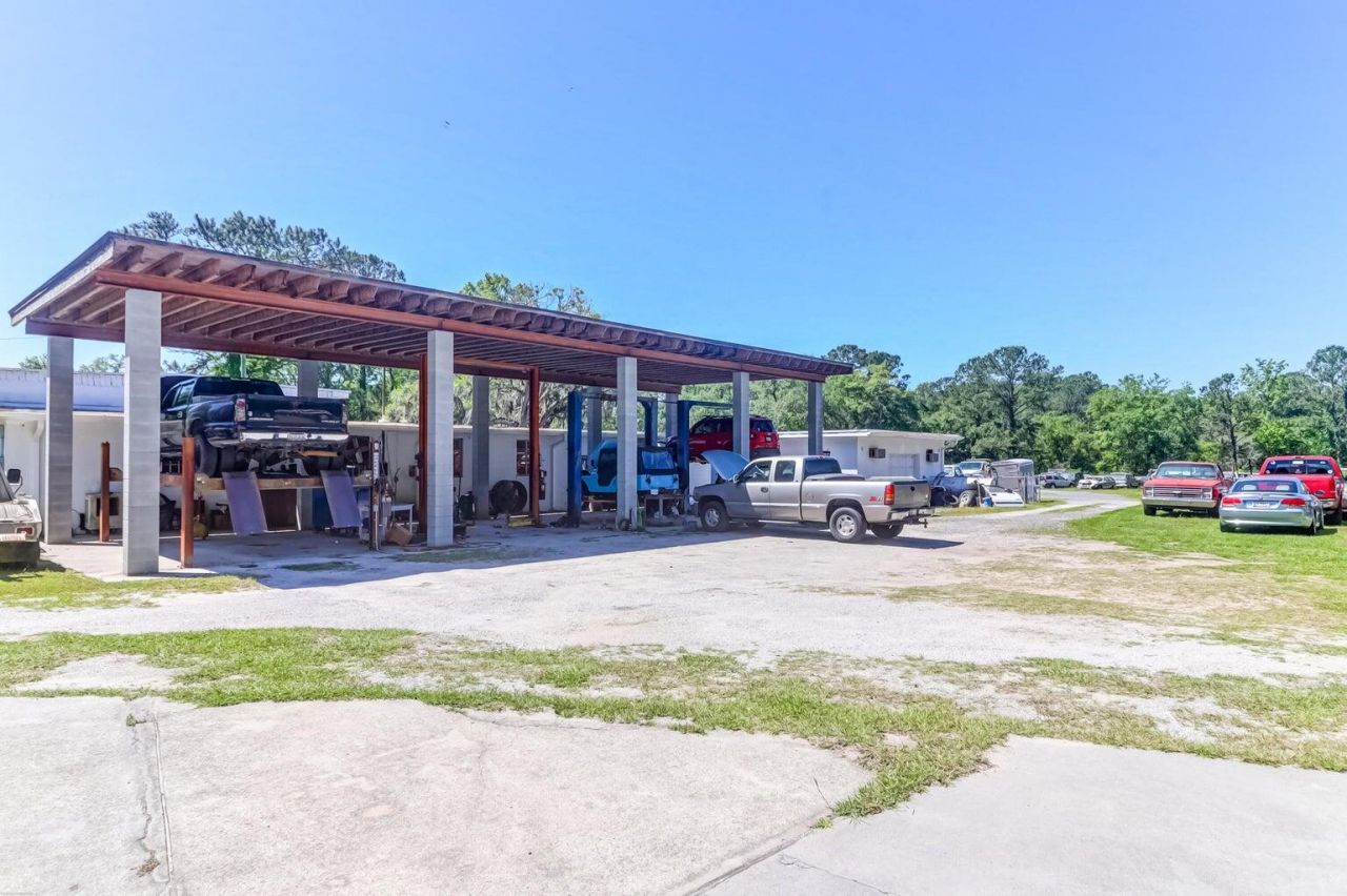 3188 River Road Photo 7