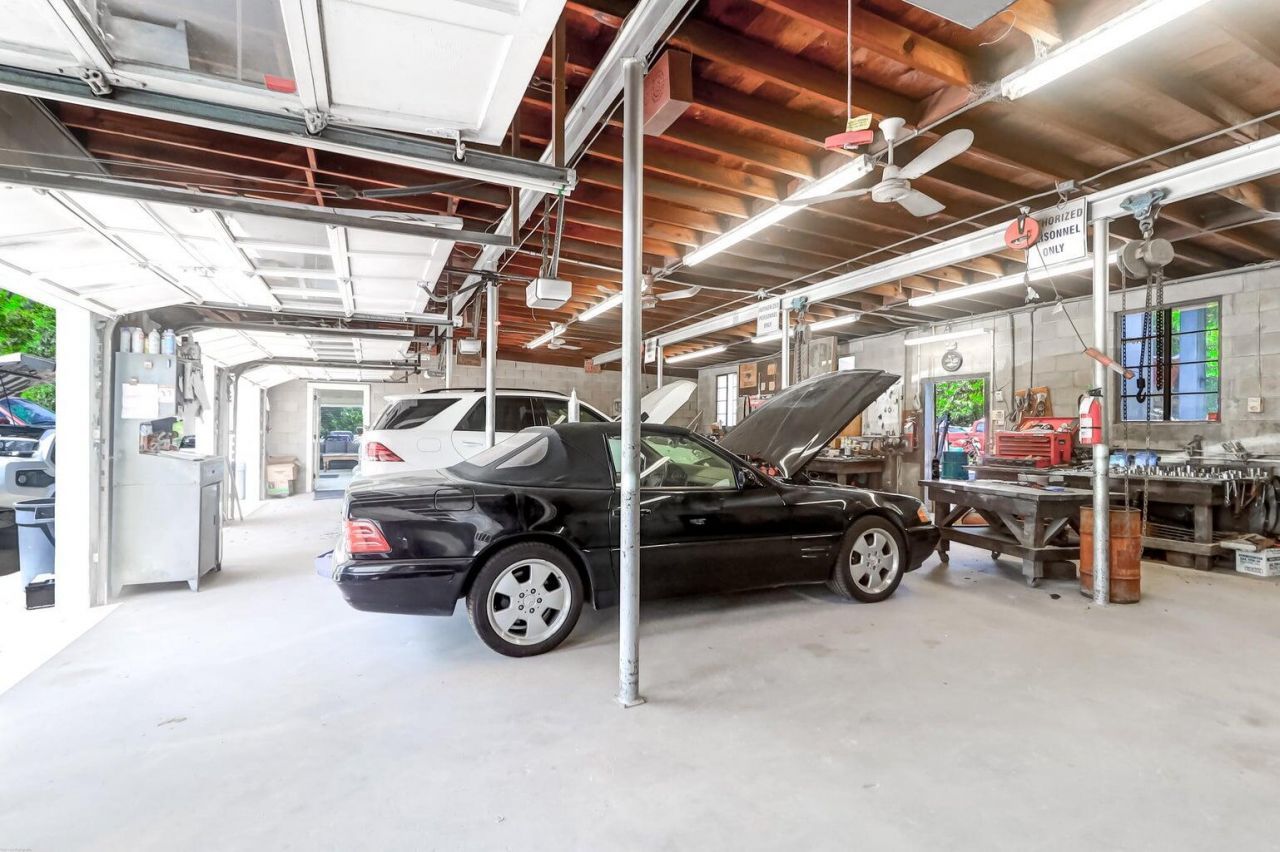 3188 River Road Photo 8