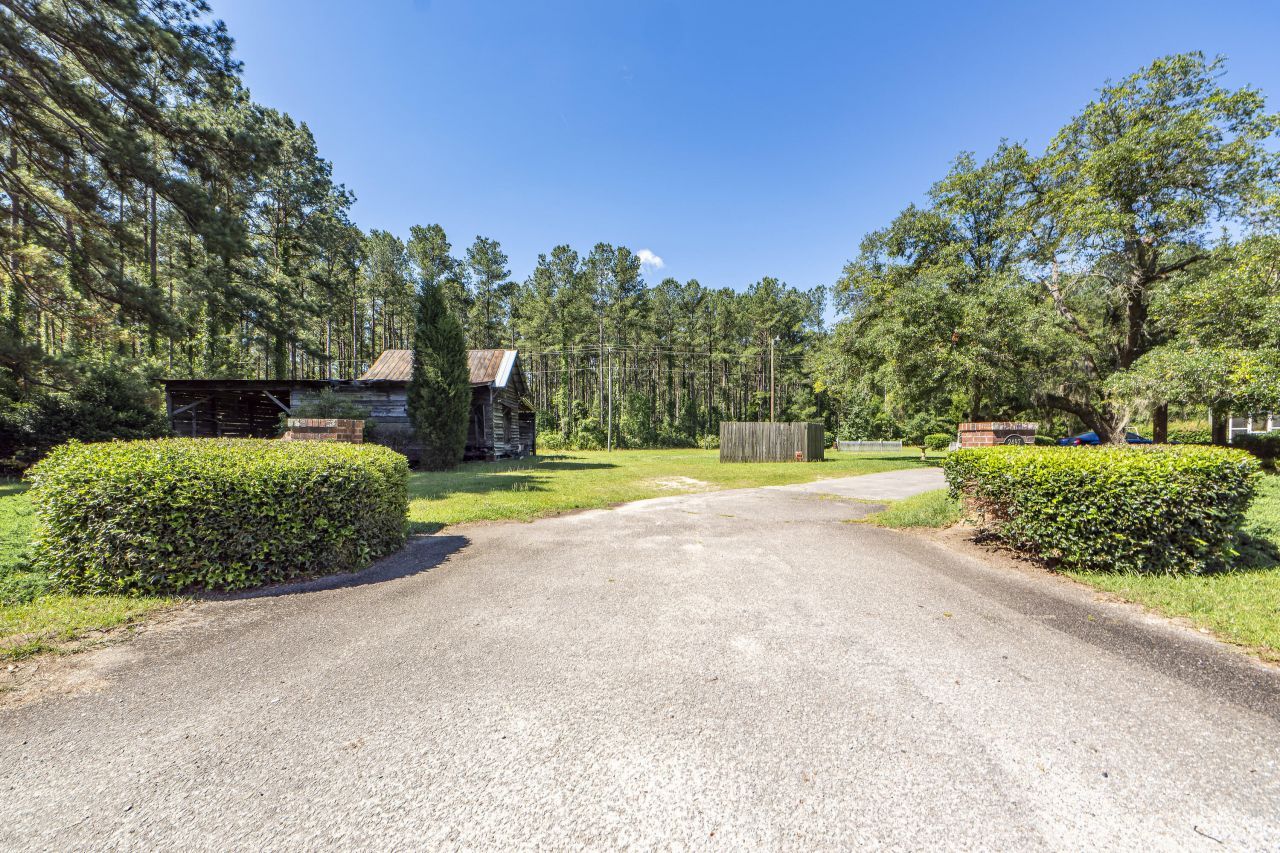 2497 State Road  Photo 5