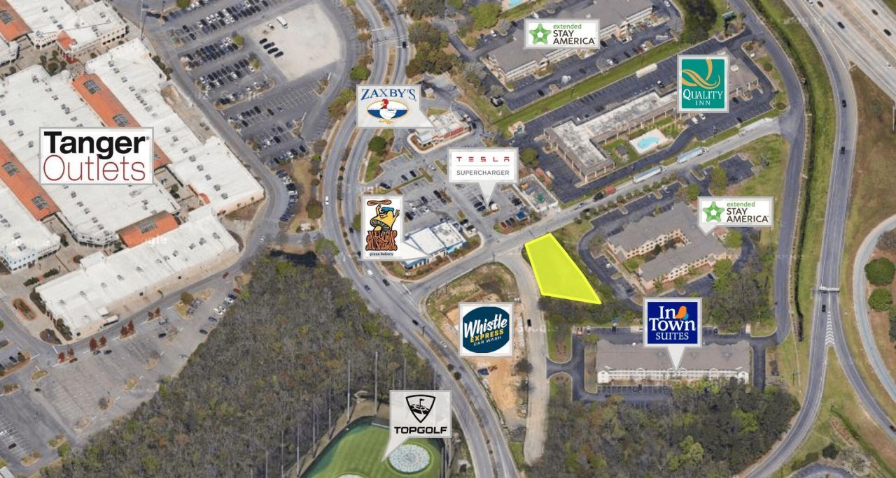 Tanger Outlet Boulevard Photo 4