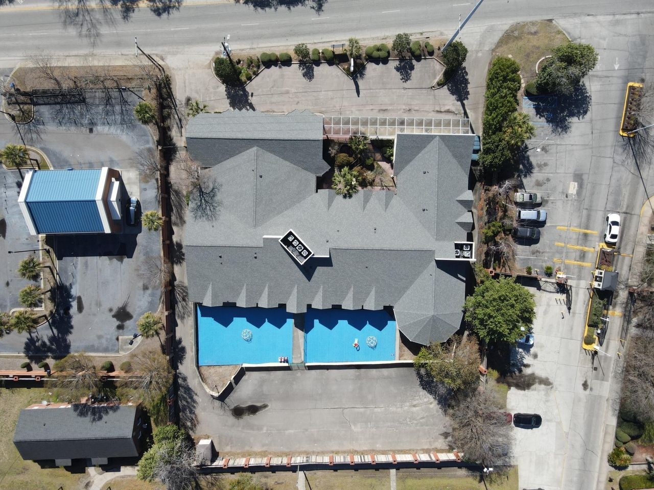 1910 Mcmillan Avenue Photo 2