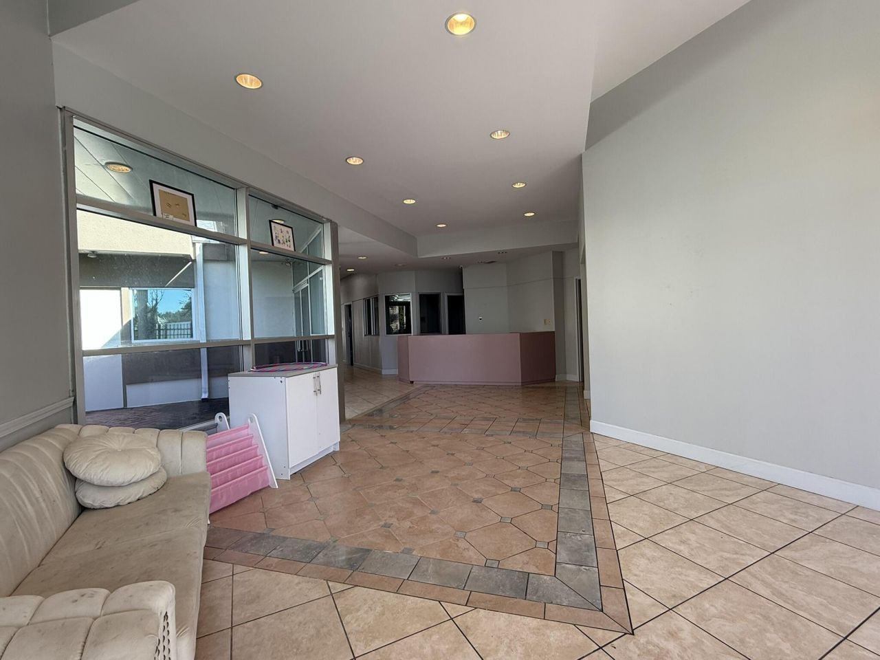 1910 Mcmillan Avenue Photo 3