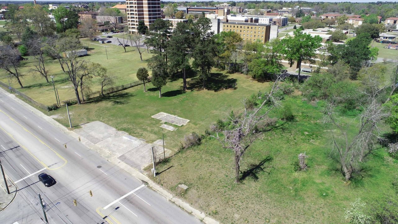 2229 Russell Street Photo 2