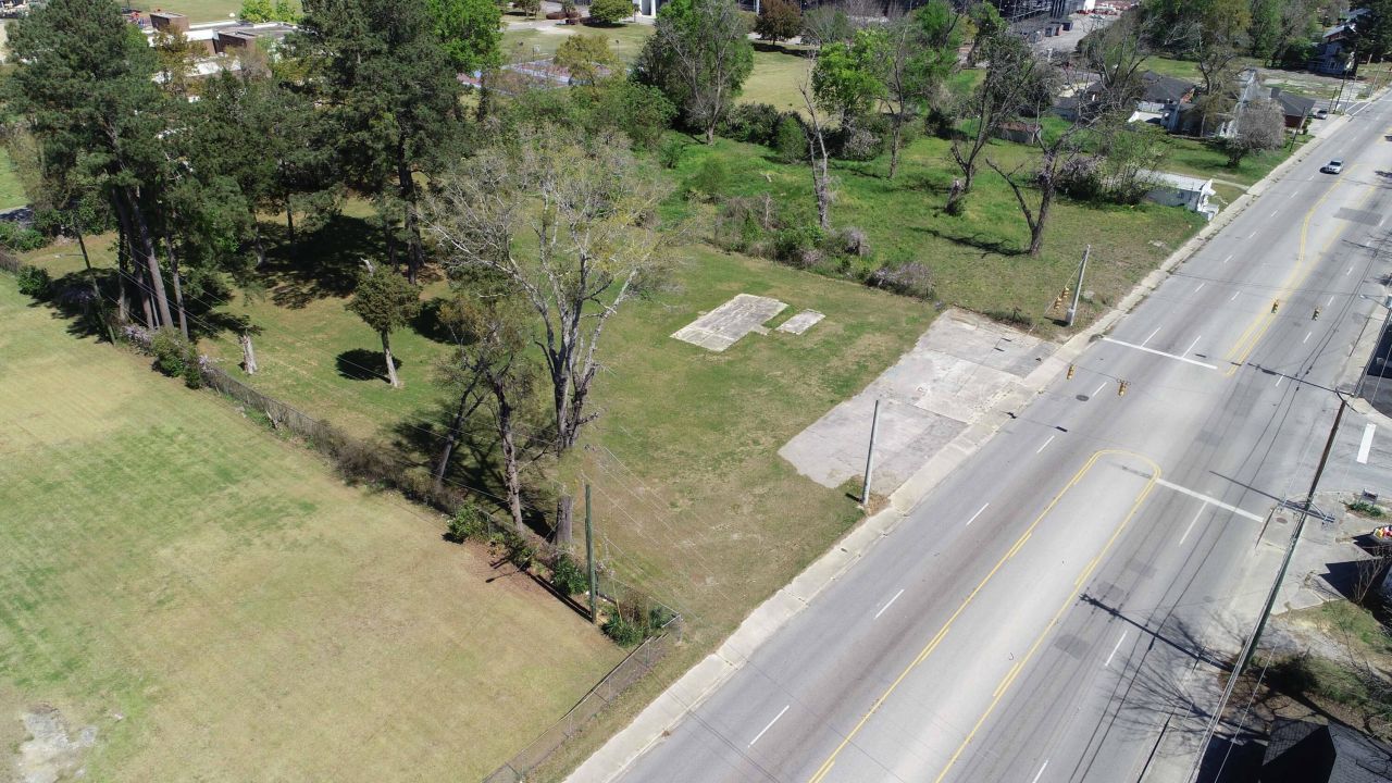 2229 Russell Street Photo 3