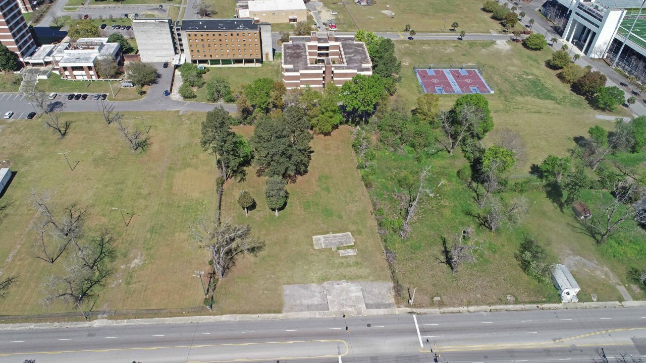 2229 Russell Street Photo 4