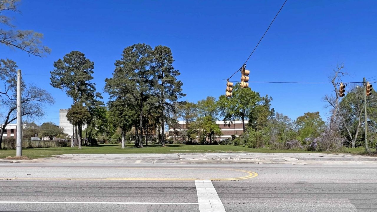 2229 Russell Street Photo 5