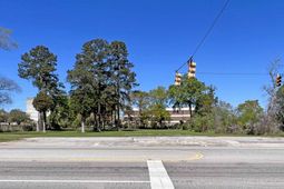 2229 Russell Street photo 4