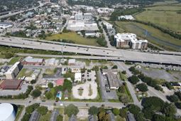 Huger Street photo 4