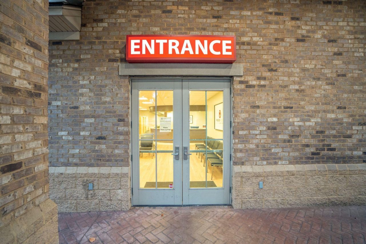 5880 Rivers Avenue Photo 12