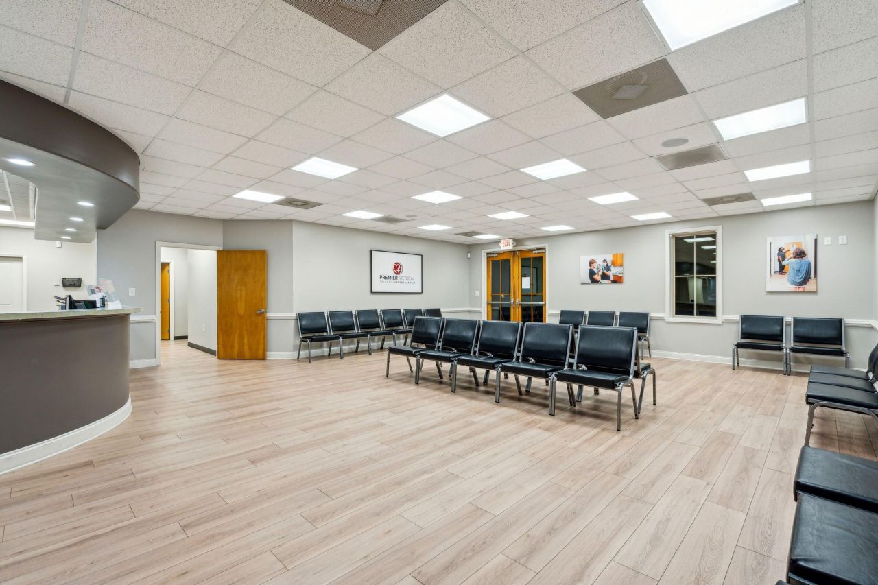 5880 Rivers Avenue Photo 14