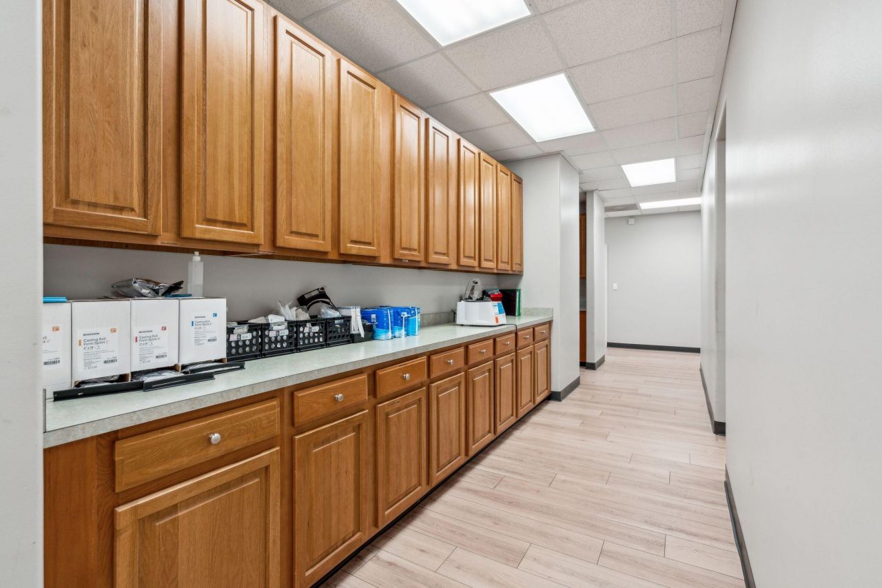 5880 Rivers Avenue Photo 25